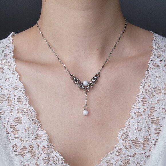 Angelic white pearl rosary necklace with a small silver chain - Picture 2 of 8